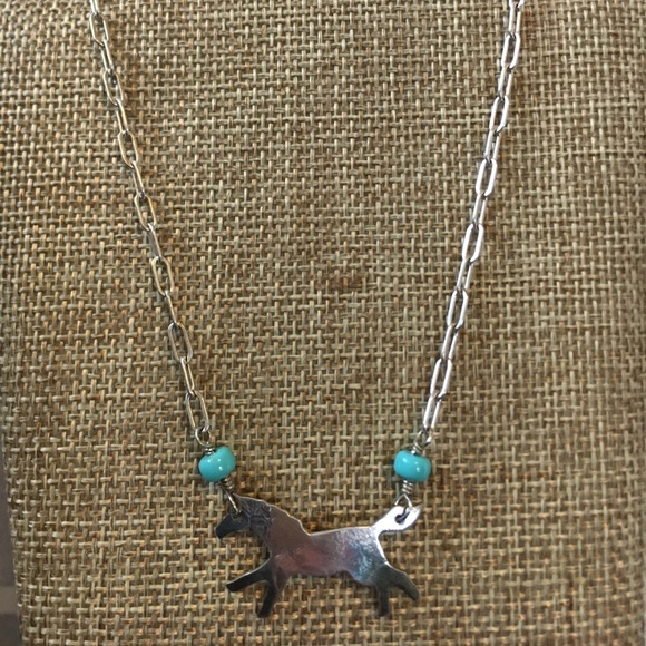 H2H Jewelry - Elegant Silver Necklace with Horse Pendant and Turquoise Accents
